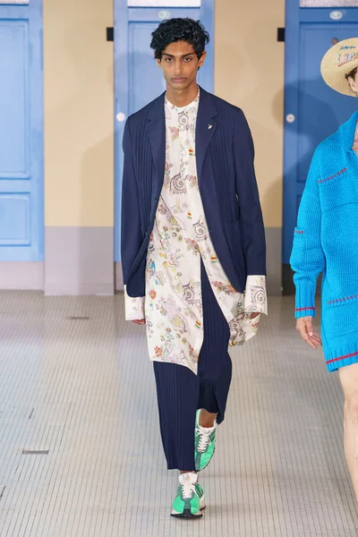 Look 61